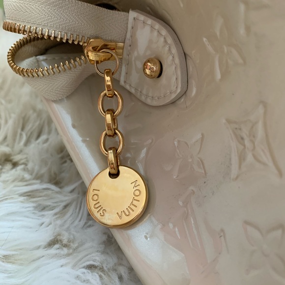 LOUIS VUITTON, 100% Authentic, ‘Brea’ GM Bag - Picture 5 of 8